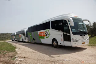 תמונה המייצגת שירותי הסעות עובדים